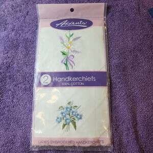 NWT Axxents Embroidered Floral Handkerchiefs Pk2 VTG Style Daisy Forget Me Nots